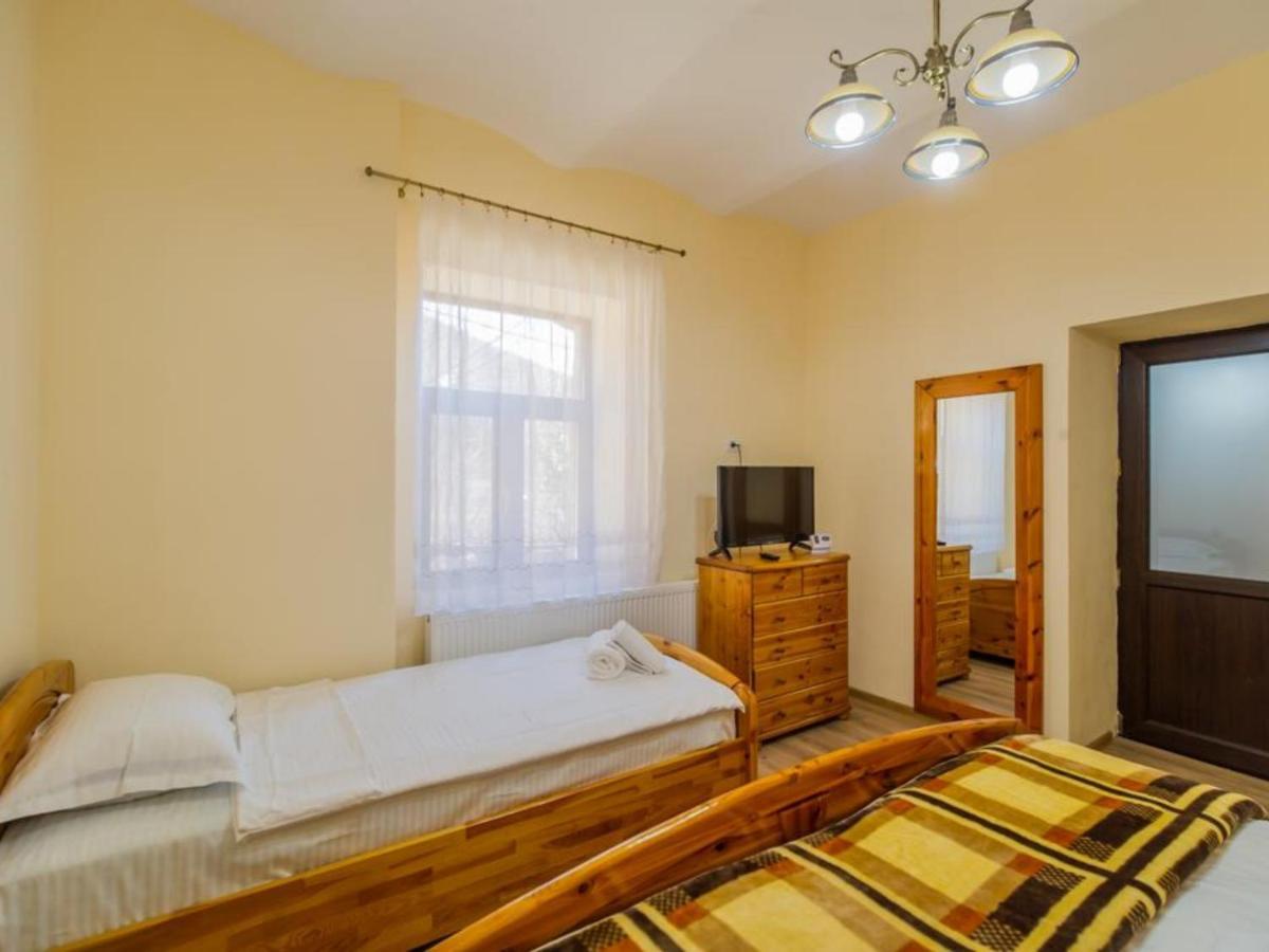 Apartment Carol Private Yard With Barbeque And Parking ซินายา ภายนอก รูปภาพ